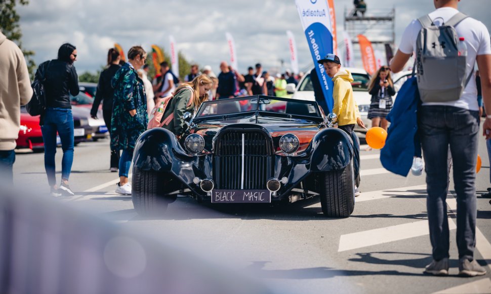 „Aurum 1006 km“ lenktynėse – automobilių grožio konkursas „Memel Motor Fest“